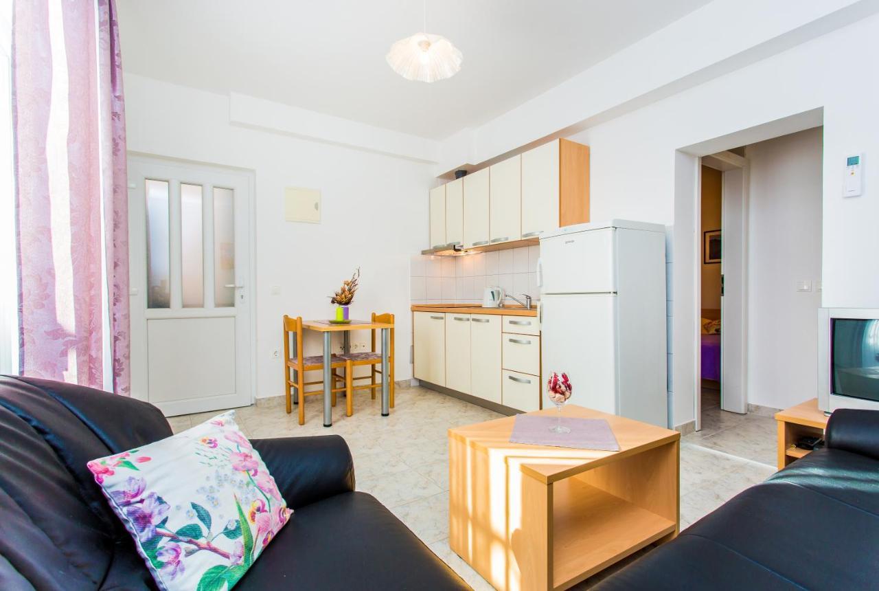 Apartments Lavanda 1 ニヴィーチェ エクステリア 写真