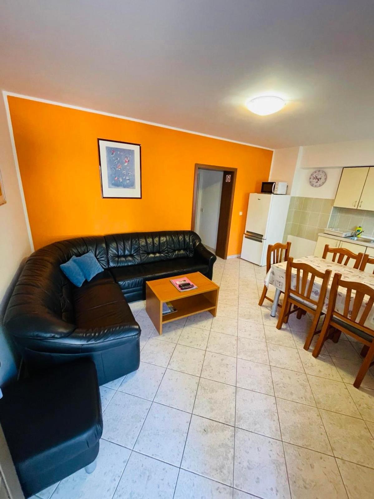 Apartments Lavanda 1 ニヴィーチェ エクステリア 写真