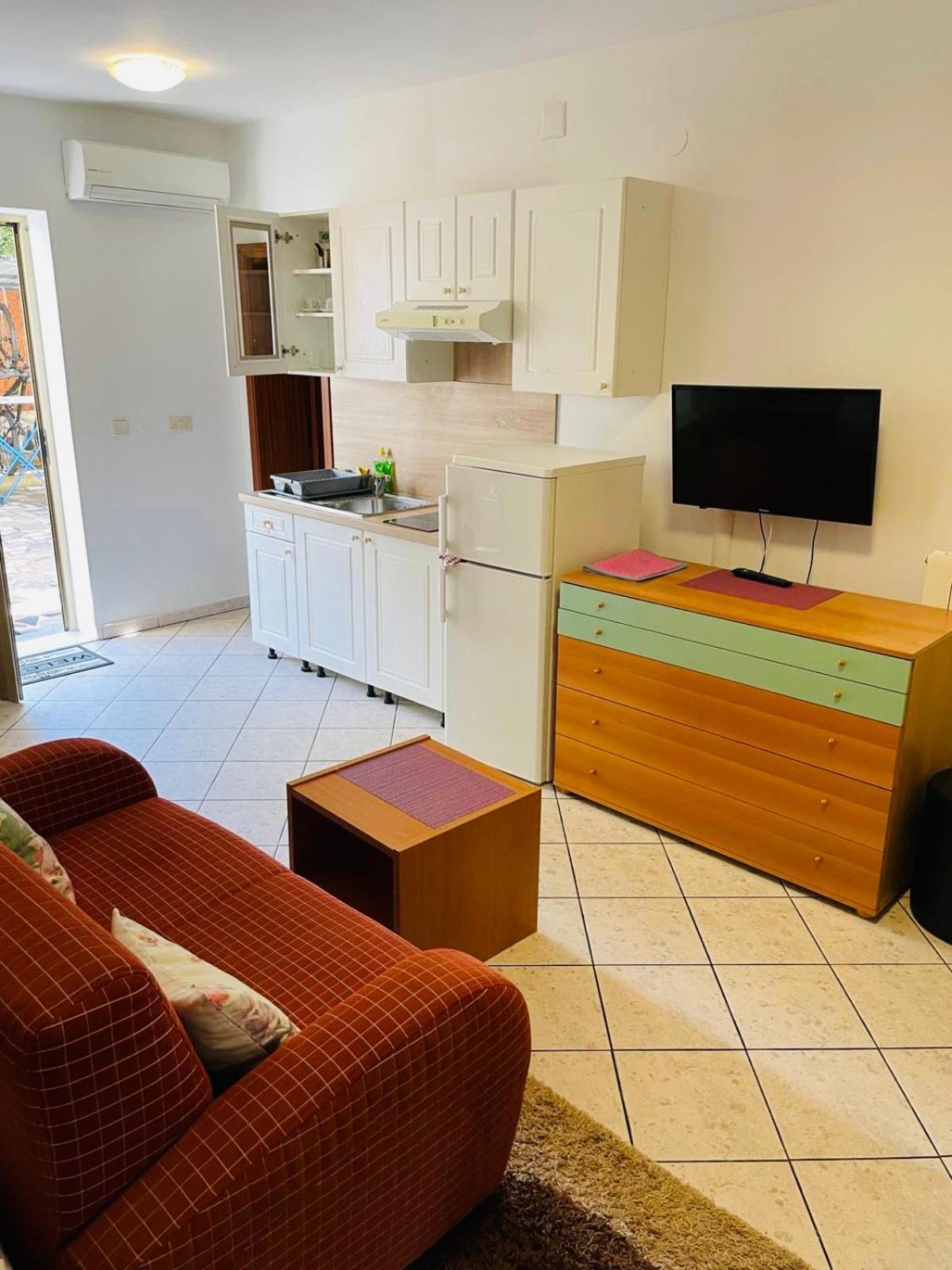 Apartments Lavanda 1 ニヴィーチェ エクステリア 写真