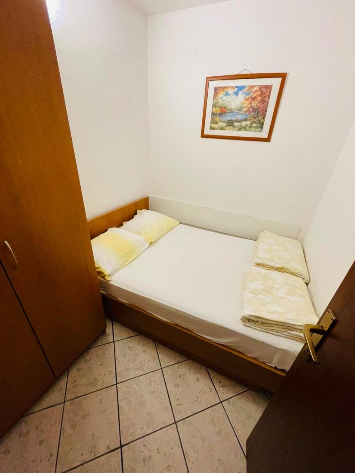 Apartments Lavanda 1 ニヴィーチェ エクステリア 写真