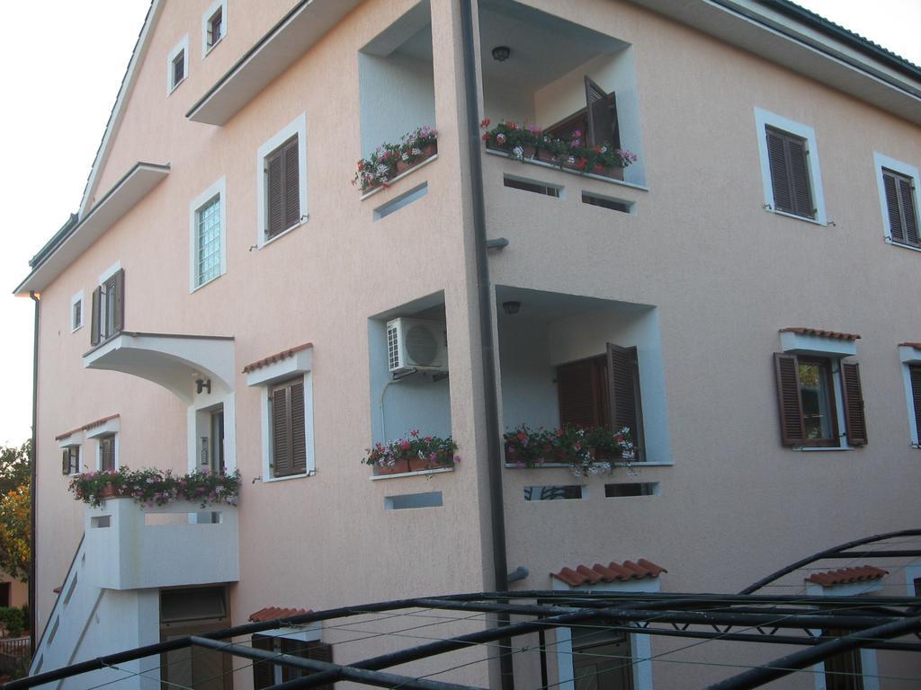 Apartments Lavanda 1 ニヴィーチェ エクステリア 写真