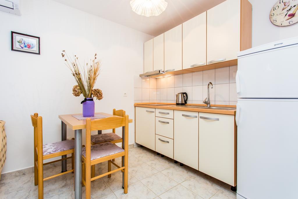 Apartments Lavanda 1 ニヴィーチェ エクステリア 写真