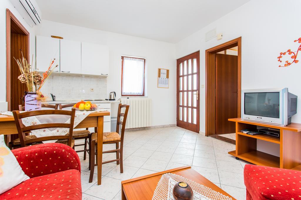 Apartments Lavanda 1 ニヴィーチェ エクステリア 写真