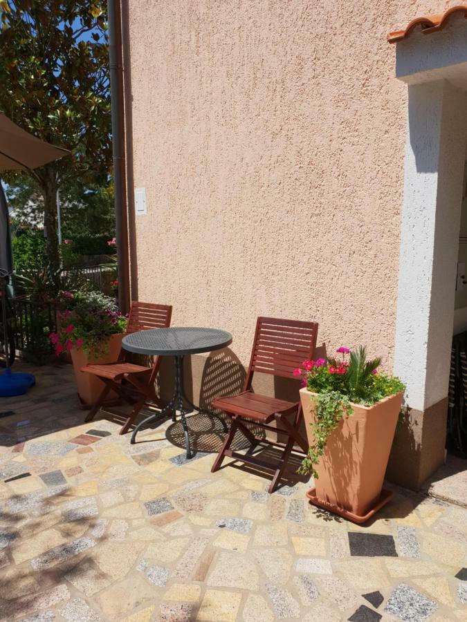 Apartments Lavanda 1 ニヴィーチェ エクステリア 写真