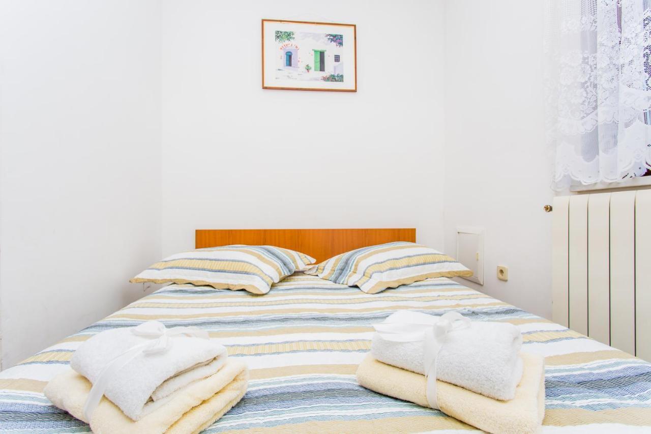 Apartments Lavanda 1 ニヴィーチェ エクステリア 写真